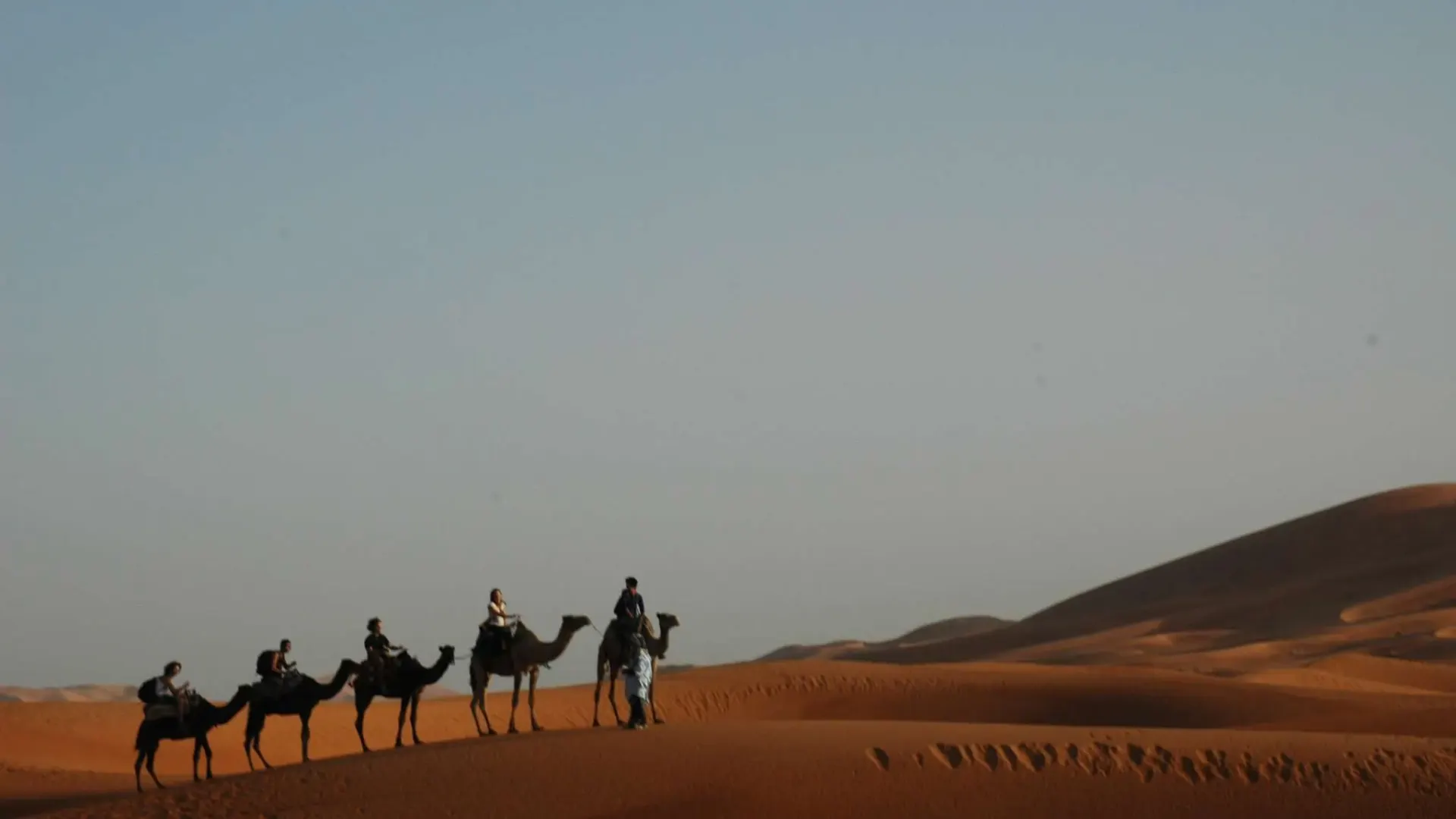 Paseo en camello y noche en el desierto de Merzouga